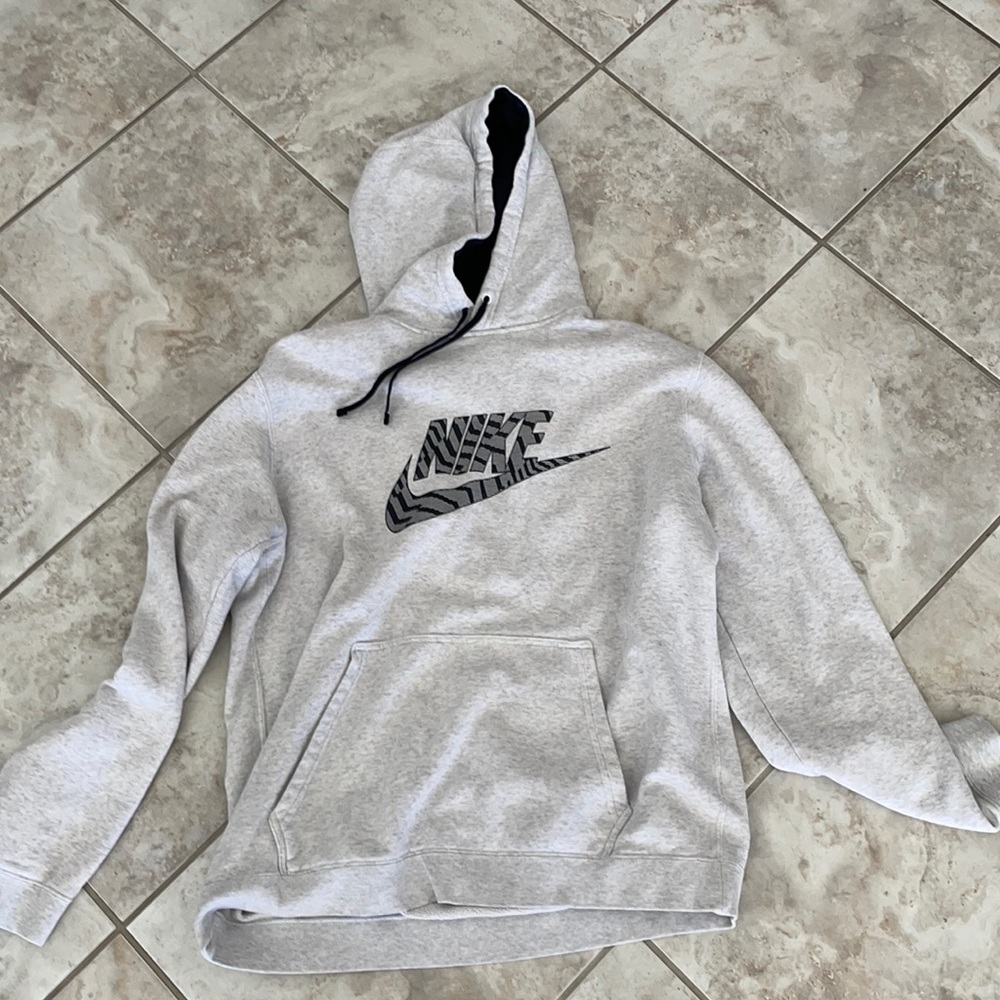 Men’s Nike sweatshirt